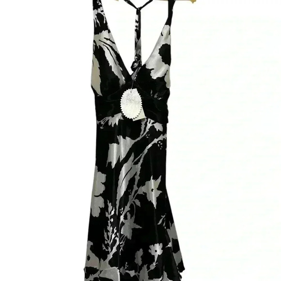 Speechless Dresses & Skirts - Elegant Black and White Floral Halter Silky Sexy Dress Size 7 NWT 90’s, Y2K